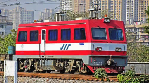 初中生可以學(xué)內(nèi)燃機(jī)車運用與檢修專業(yè)嗎？