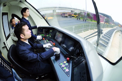 石家莊鐵路學(xué)校畢業(yè)能當高鐵司機嗎