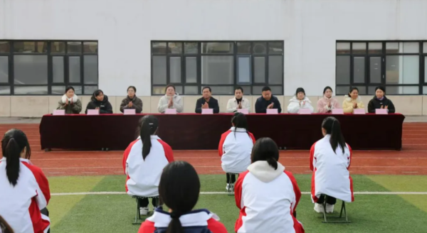 石家莊東華鐵路學(xué)?？瓦\服務(wù)禮儀技能大賽