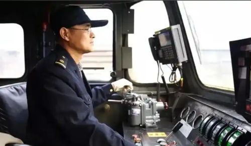 火車司機駕駛證怎么考？