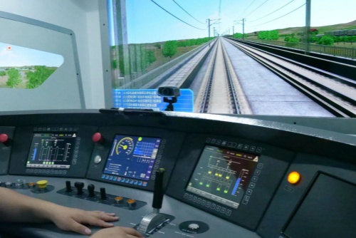 想當(dāng)火車(chē)司機(jī)？中專(zhuān)學(xué)歷也能報(bào)名！穩(wěn)定高薪 + 鐵飯碗！