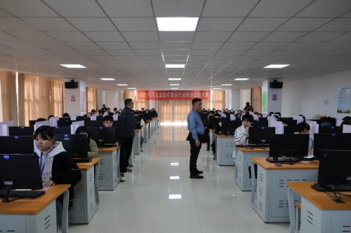 石家莊冀聯(lián)醫(yī)學(xué)中專學(xué)?？诒趺礃?></a>
                    </dd>
                    <dt class=